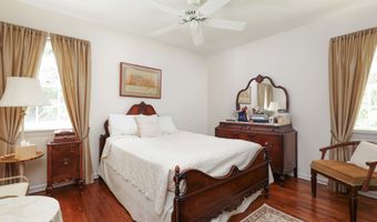 11 Lyon Rd, Middletown, NJ 07748