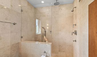 551 Strawberry Ln, Ashland, OR 97520