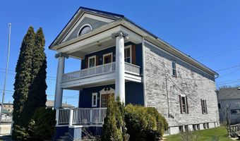 602 3RD St, Algoma, WI 54201