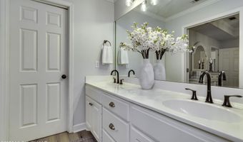317 Greensboro Dr, Brandon, MS 39047