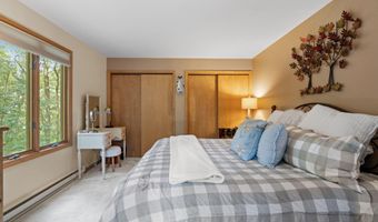 129 Woodbury, Blakeslee, PA 18610