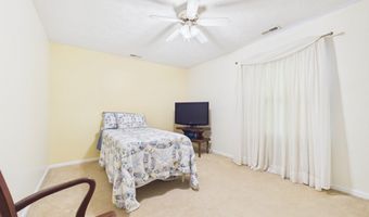 4317 Heathrow Dr, Anderson, IN 46013