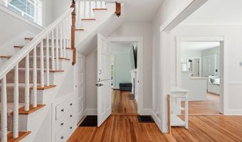 207 Dodge St, Beverly, MA 01915