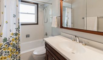1942 Trail Ridge St, Arlington Heights, IL 60004