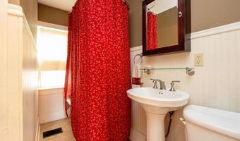 391 Bimson Dr, Barnet, VT 05821