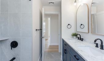 10 Mount Hope Ave, Portsmouth, RI 02871