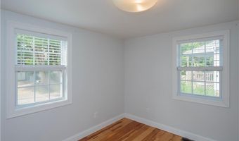 24 Southmayd St, Newport, RI 02840