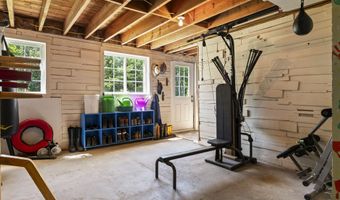 11 Old County Rd, Appleton, ME 04862