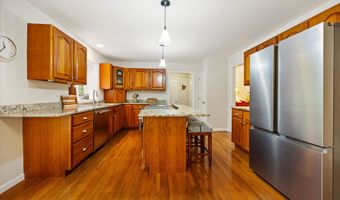1274 Cheshire St, Cheshire, CT 06410