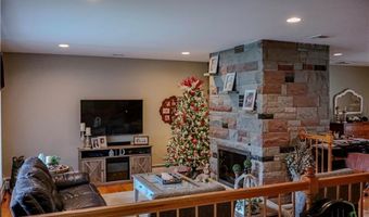42 Elmdale Ave, Johnston, RI 02919
