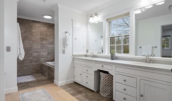 43 Darling Parke Dr, Bangor, ME 04401