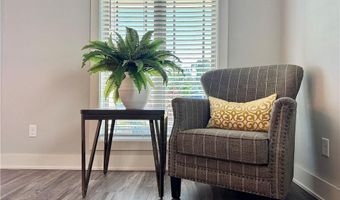 915 NE Heights Ln, Bentonville, AR 72712