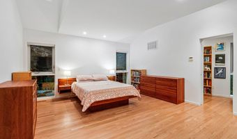 8004 PARK OVERLOOK Dr, Bethesda, MD 20817