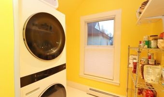 15 McKinley St, Bangor, ME 04401