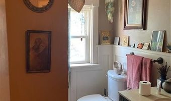 1732 BROAD St, Cranston, RI 02905