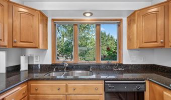 738 Fairway Ct, Ashland, OR 97520