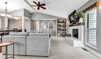 514 Great Hill Dr, Ballwin, MO 63021