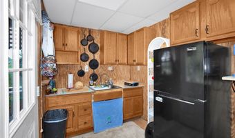 219 E Clinton St, Autryville, NC 28318