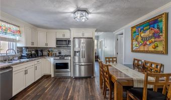 1640 Cranston St, Cranston, RI 02920