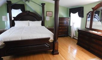 8 Tilden Rd, Danbury, CT 06810