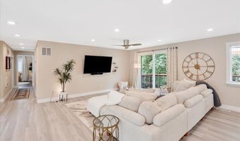447 Maymont Dr, Ballwin, MO 63011