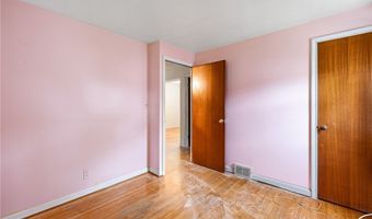 155 Mapleview Dr, Amherst, NY 14226