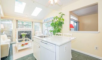 44186 SHADY GLEN Ter, Ashburn, VA 20147