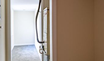 1712 THAMES St, Baltimore, MD 21231