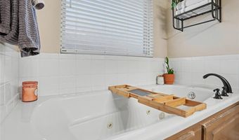 1816 Puma Dr, Altus, OK 73521