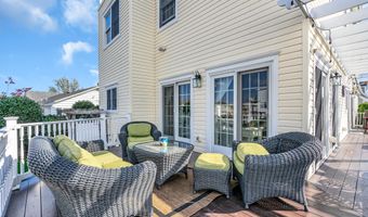 221 Magnolia Dr, Bayville, NJ 08721