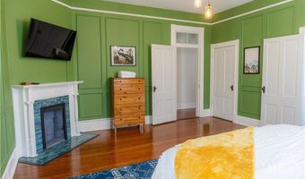 201 W 33rd St, Savannah, GA 31401