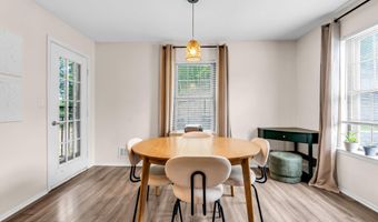 212 Wellington Pl, Aberdeen, NJ 07747