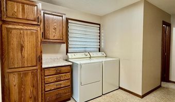 146 Washington Ave, Alden, MN 56009