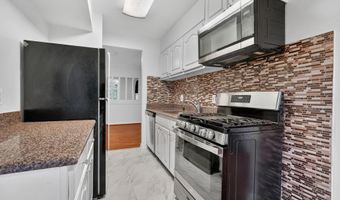 3330 WOODBURN VILLAGE Dr 33, Annandale, VA 22003