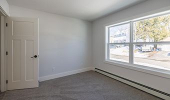 17 Streamside Dr, Auburn, ME 04210