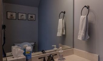 3930 Newport Way, Arlington Heights, IL 60004