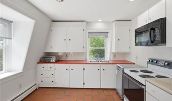 7 Nichols Ln 7, Hopkinton, RI 02832
