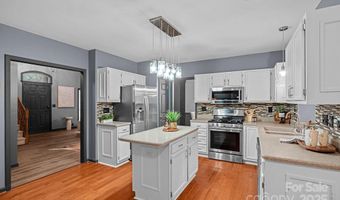 4123 Beauvista Dr, Charlotte, NC 28269