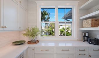 215 SYCAMORE Ave, Anna Maria, FL 34216