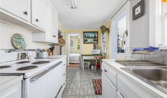 44 Kilburn St, Charlestown, RI 02813