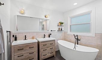 9817 FERNWOOD Rd, Bethesda, MD 20817