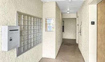 2800 COVE CAY Dr 4F, Clearwater, FL 33760