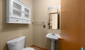 538 17th Ave S, Brookings, SD 57006