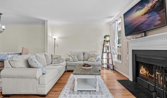 21196 WINDING BROOK Sq, Ashburn, VA 20147