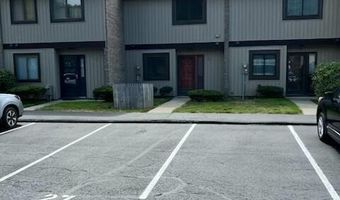 27 Point Of Woods Dr Dr, Albany, NY 12203