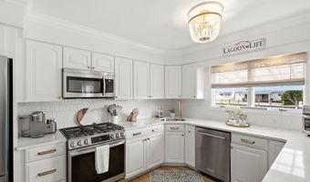 61 Archer Ave S, Bayville, NJ 08721