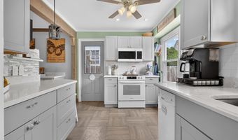 131 Dorset Ave, Albertson, NY 11507