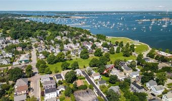 40 Grafton St, Newport, RI 02840