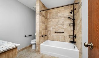 8654 134th St W, Apple Valley, MN 55124