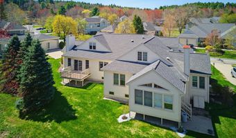 9 Pebble Beach Dr, Bedford, NH 03110